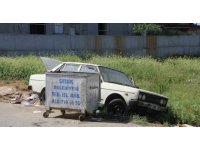 Bu da oldu: Buzdolabı, televizyon derken Fiat Tofaş otomobil de çöpe atıldı