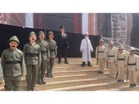 Öğrenciler Türkiye Büyük Millet Meclisinin açılışını canlandırdı