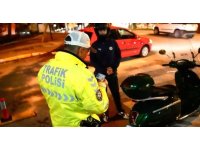 Isparta’da kurallara uymadığı tespit edilen 12 araç sürücüsüne ceza