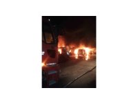 İskenderun’da lastikçi alevlere teslim oldu