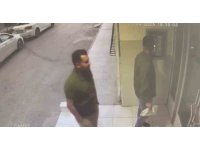 Katil komşu arkadaşını öldürüp, evi gaz yağı ile yakmış