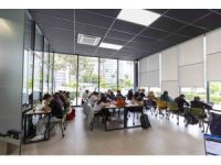 Okuma salonları gençlere güvenli ve konforlu ortam sunuyor