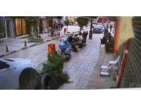 Fren yerine gaza basınca önünde ne varsa yıktı: O anlar kamerada