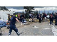 Isparta’da kontrolden çıkan yolcu midibüsü devrildi: 15 yaralı