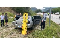 Isparta-Antalya karayolunda otomobil ile kamyon çarpıştı: 1 yaralı