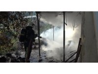 Alanya’da anız yangının sıçradığı daire küle döndü