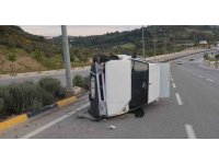 Fiat Tofaş’ın hurdaya döndüğü kazada 4 kişi yaralandı