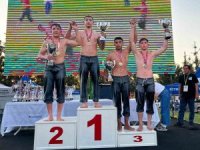 Manavgat Belediyesi güreşçileri Fethiye’den madalyalarla döndü