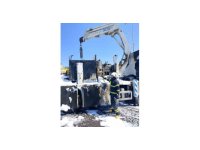 Tüplerin de bulunduğu kamyon kasasında yangın