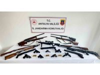 Alanya’da silah kaçakçılarına eş zamanlı operasyon