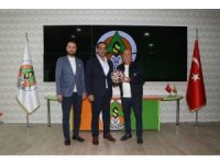 KKTC Çalışma ve Sosyal Güvenlik Bakanı Gardiyanoğlu’ndan, Çavuşoğlu’na taziye ziyareti