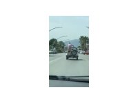 Alanya’da üstü açık araçla trafiği tehlikeye attılar