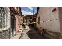 Evde ağır koku ihbarına gelen polis cesetle karşılaştı