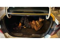 Araçların bagajlarından göçmen çıktı