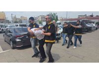Park halindeki otomobillerden 500 bin TL’lik hırsızlık yapan 3 şüpheli yakalandı