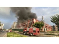 Mersin’de elektronik eşya üreten fabrikada yangın... Alevler metrelerce yükseldi