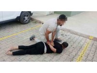 Uyuşturucu koltuğun altından çıktı: Kaçmaya çalışan 2 şüpheli yakalandı