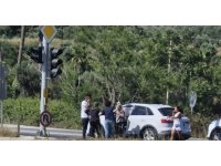 Manavgat’ta kırmızı ışıkta otomobil ile kamyonet çarpıştı: 3 yaralı