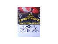 Alanya’da ruhsatsız silah ve uyuşturucu hap ele geçirildi