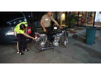 Manavgat’ta abartılı egzozlu ehliyetsiz iki motosikletliye 100 bin TL üzerinde ceza