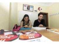 Görme engelle genç kız üniversite hayaline adım adım ilerliyor