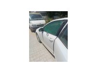 Park halinde araç kurşunlandı