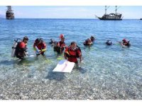 Kemer’de deniz dibi ve sahil temizliği etkinliği