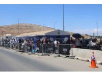 Ülkesine dönüş yapan Suriyeliler, Kurban Bayramı öncesi Cilvegözü’nda yoğunluk oluşturdu