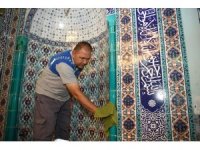 Konyaaltı’nda bayram öncesi ibadethaneler temizlendi