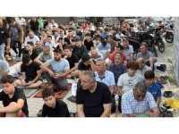 Adana’da Kurban Bayramı namazı kılındı