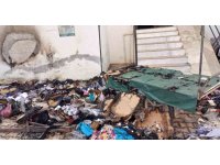 Evinin önündeki tekstil ürünleri tezgahı küle döndü