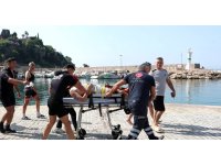 SUB yapan genç boğulma tehlikesi geçirdi, yardımına Deniz Polisi yetişti