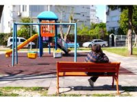 Konyaaltı’nın bankları renklendi