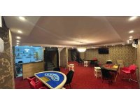 Okul bitişiğinde kumarhane açtılar, tavandan cephanelik çıktı: 5 tutuklama