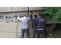 Parklar ve köprü altlarında uyuşturucu kullanan 45 kişi yakalandı