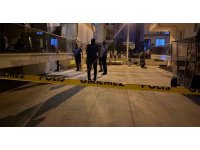 Kapı önündeki kavga cinayetle sonuçlandı: Tartıştığı kadını bıçaklayarak öldürdü