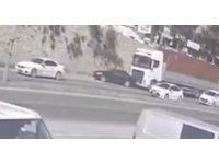 Tır sürücüsü otomobili göz göre göre sürükledi