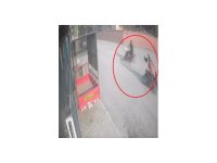 Dengesini kaybederek motosikletten düşen kadına karşıdan gelen motosiklet çarptı