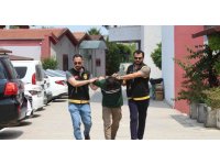 Gençleri sopayla dövdüğü iddia edilen şüpheli serbest kaldı