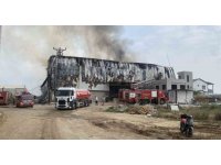 Mersin’de pamuk fabrikası deposunda yangın, ekipler müdahale ediyor