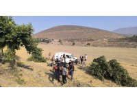 Kırıkhan’da tarlaya uçan kamyonetteki 2 kişi yaralandı