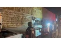 Saman balyalarının altına saklanan 31 kaçak göçmen yakalandı