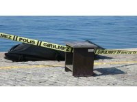 Manzara izleyen vatandaşlar fark etti, denizde erkek cesedi bulundu