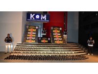 Adana’da tırdaki tarım aletlerine zulalanmış 420 ruhsatsız tabanca ele geçirildi