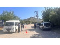 Aranan şahıs ile uyuşturucu tacirleri yakalandı: 5 tutuklama