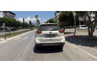 Yayaya yol veren araca çarpmamak için kaza yaptı