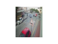 Önüne çıkan araca çarpmamak için motosikletini devirdi: 1 yaralı