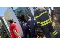 Yan yatan hafriyat kamyonunun sürücüsü yaralandı