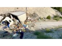 Antalya’da yoldan çıkan kamyon boş alana yuvarlandı: Sürücüsü ağır yaralandı