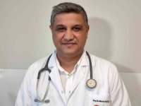 Doç Dr. Aktaş: "Sıcak çarpmasına karşı günde en az 2 litre su için"